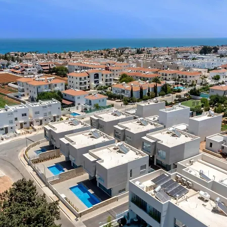 Sanders Mythical Blue Villas Paralimni Exterior photo