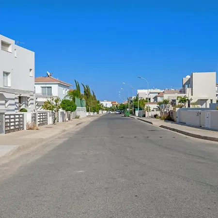 Sanders Mythical Blue Villas Paralimni Exterior photo