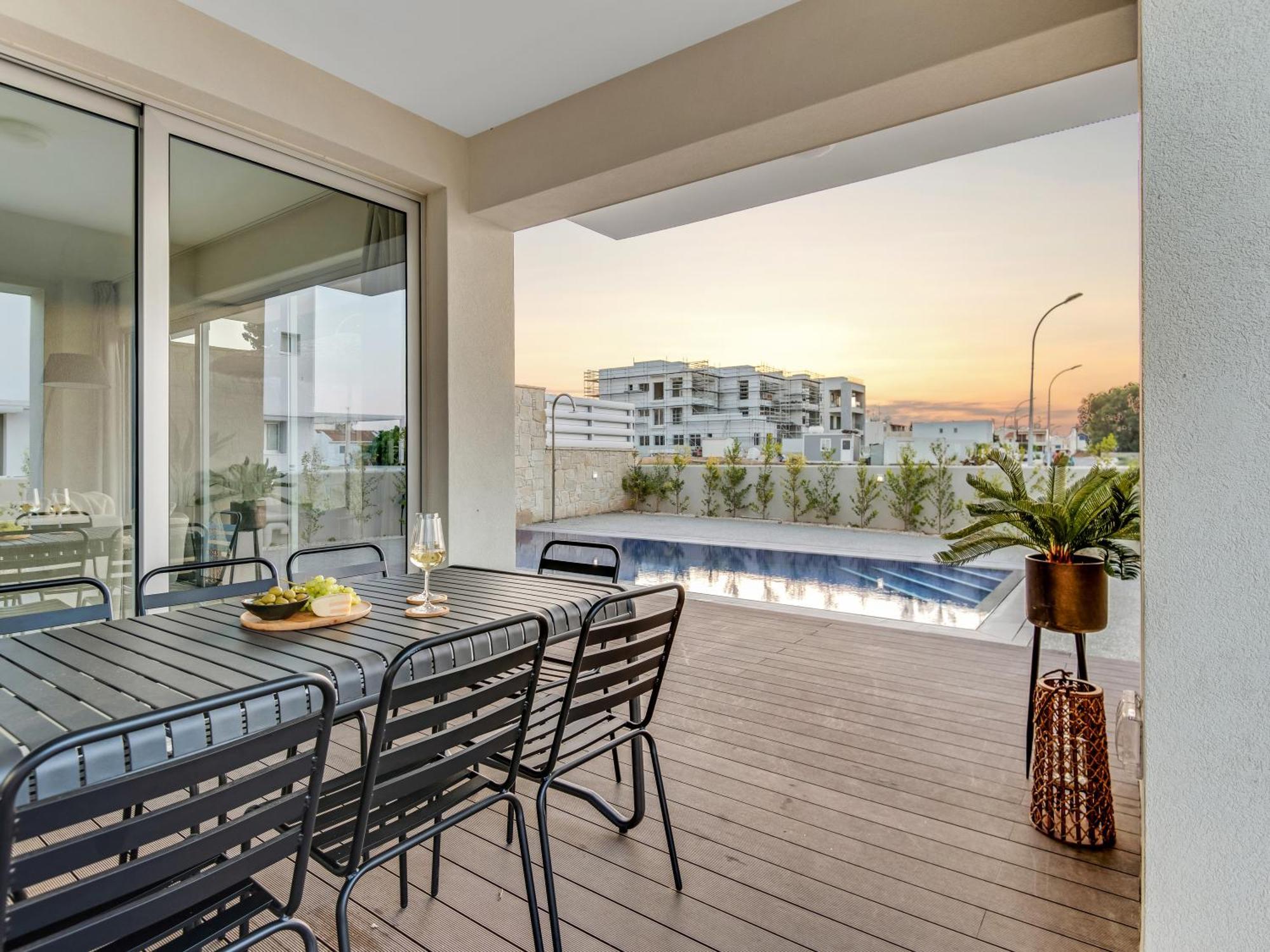Villa Sanders Mythical Blue Paralimni